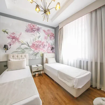 Royal Tophane Hotel 3*