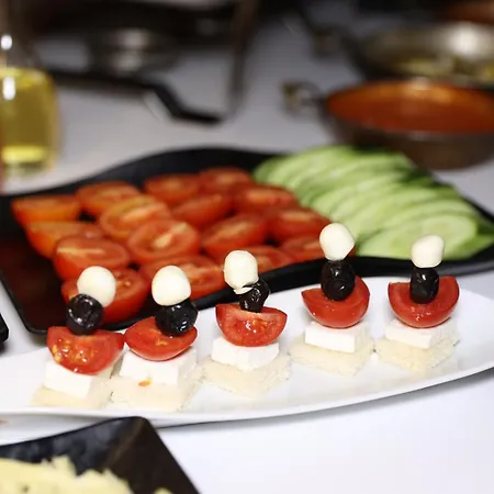 מלון Royal Tophane 3*