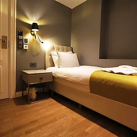Royal Tophane 3*