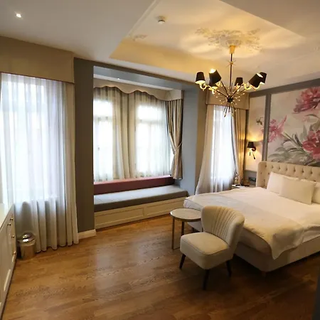 Royal Tophane 3*