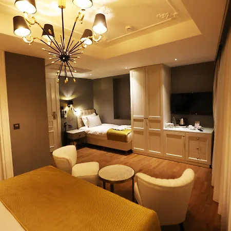 מלון Royal Tophane 3*